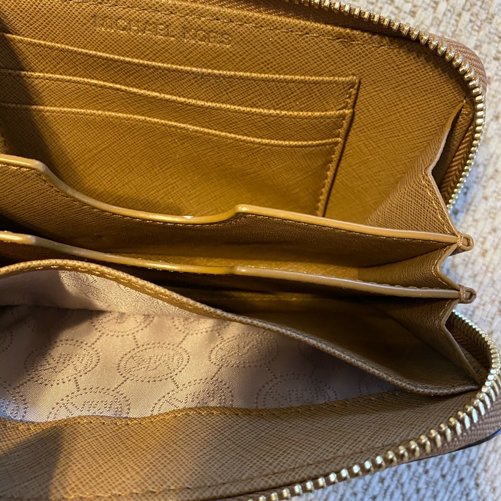 Nwot Michael Kors Sand Brown Python Phone Wristlet - image 2